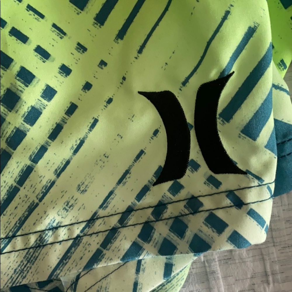 Hurley board shorts size 33 - Picture 4 of 4